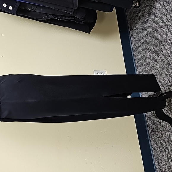 Ming Wang 2-Piece Knit Scoop Neck Sleeveless Top with Midi Length Pencil Skirt - Picture 9 of 10